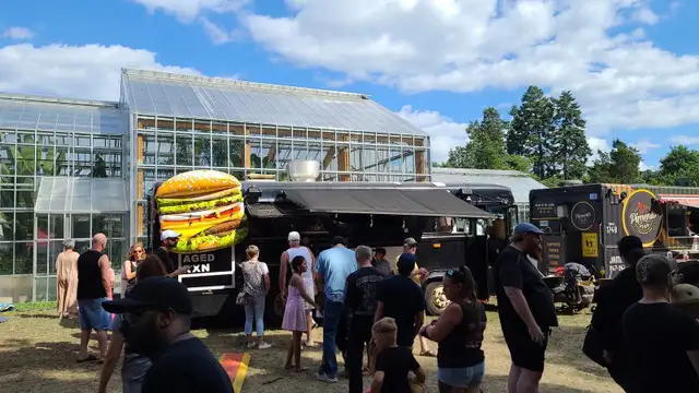 Food Truck With location - Photo 5