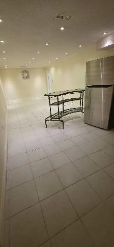 One Bedroom Basement Apartment - Photo 6