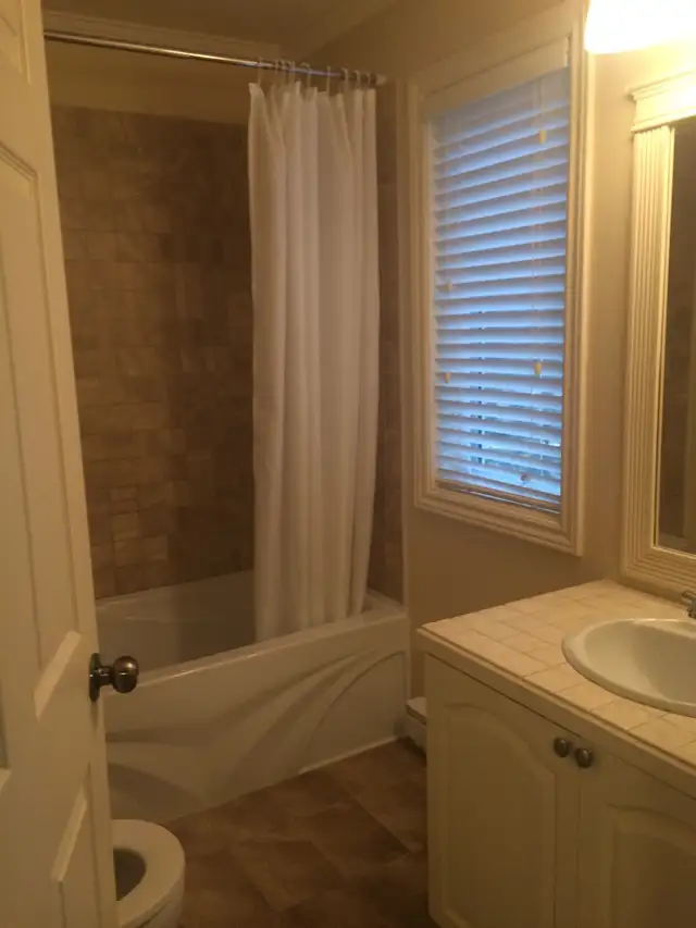 Fully furnished room for rent with own washroom. $750 month! - Photo 3