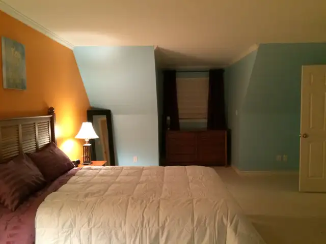 Fully furnished room for rent with own washroom. $750 month! - Photo 4