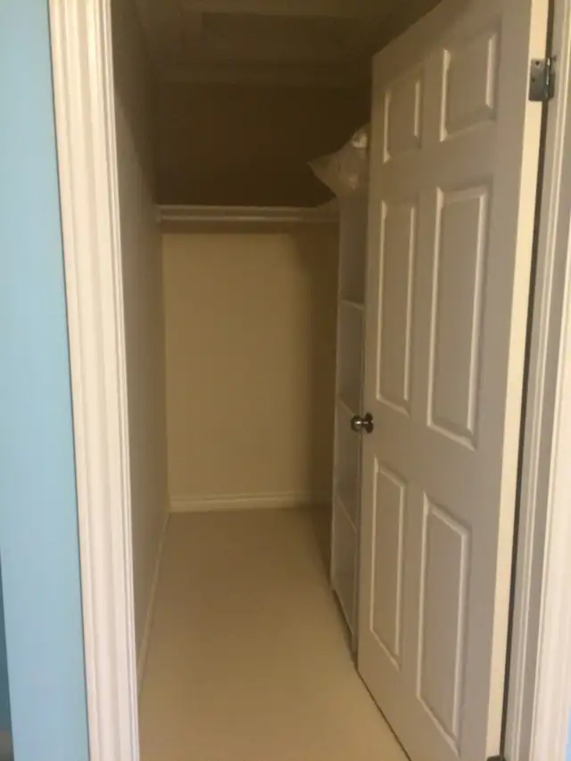 Fully furnished room for rent with own washroom. $750 month! - Photo 5