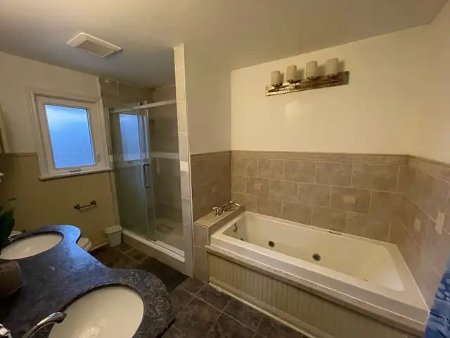 Private room for rent in Oshawa - Photo 4