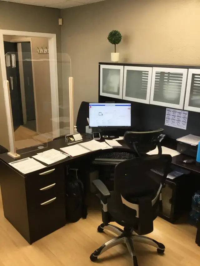 NEWLY Renovated Therapy/Massage Room Available in Vancouver! - Photo 7