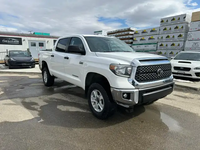 2021 Toyota Tundra SR5 AWD | No Accident Report, Bluetooth - Photo 3