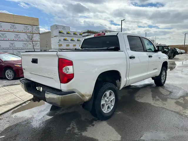2021 Toyota Tundra SR5 AWD | No Accident Report, Bluetooth - Photo 4