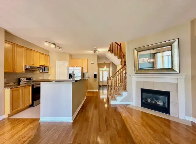 Barrhaven AMBIANCE Dr 3-bedroom townhome for rent - Photo 3