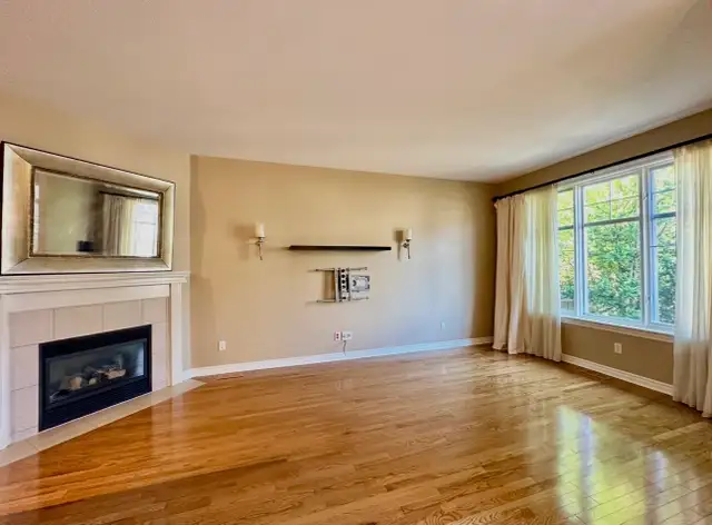 Barrhaven AMBIANCE Dr 3-bedroom townhome for rent - Photo 4