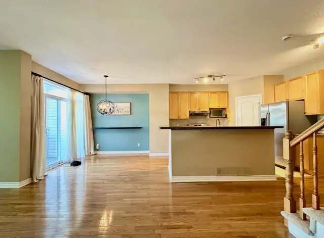 Barrhaven AMBIANCE Dr 3-bedroom townhome for rent - Photo 5
