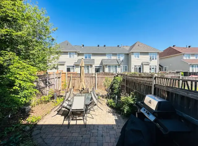 Barrhaven AMBIANCE Dr 3-bedroom townhome for rent - Photo 6