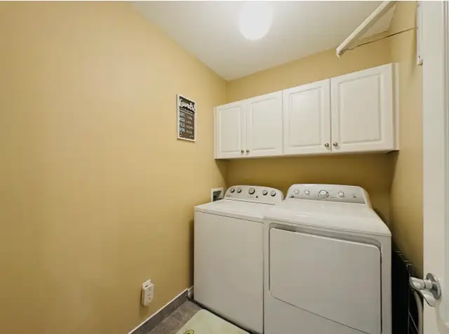Barrhaven AMBIANCE Dr 3-bedroom townhome for rent - Photo 10