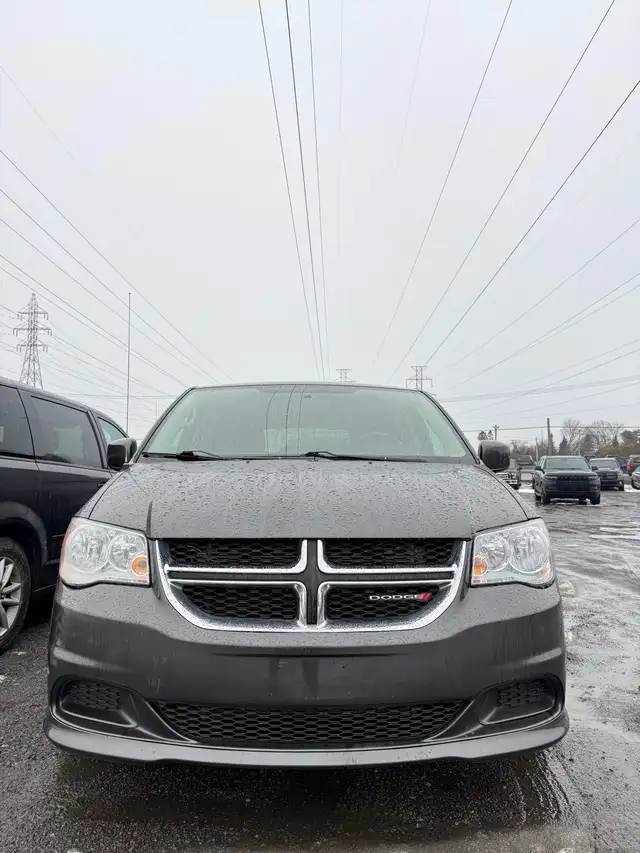2016 Dodge Grand Caravan SXT - Photo 2