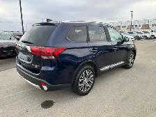 2017 Mitsubishi Outlander SE AWD: Bluetooth, Backup Cam - Photo 4