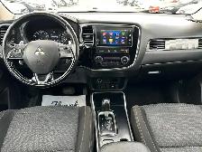 2017 Mitsubishi Outlander SE AWD: Bluetooth, Backup Cam - Photo 12