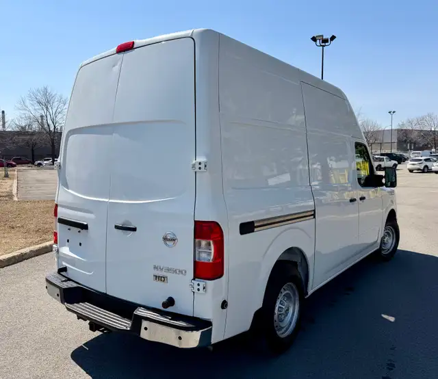 2013 Nissan NV3500 HD Toit Haut (High Roof) - Photo 3