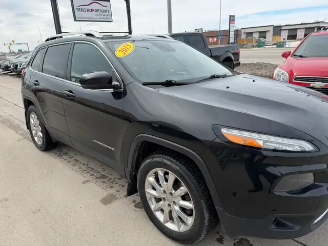 2015 Jeep Cherokee Limited 4cy AWD SUV Top of the Line options - Photo 4