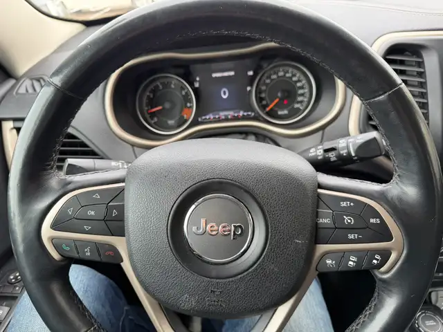 2015 Jeep Cherokee Limited 4cy AWD SUV Top of the Line options - Photo 8