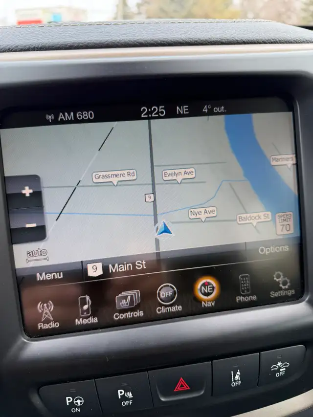 2015 Jeep Cherokee Limited 4cy AWD SUV Top of the Line options - Photo 14