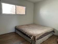 4-bed house, 2-bath with detached garage - Photo 4