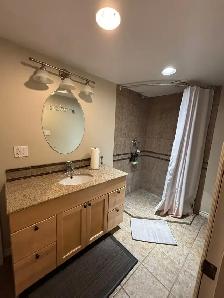 4-bed house, 2-bath with detached garage - Photo 8