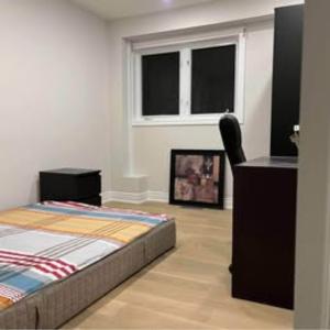 Room Available - Photo 2