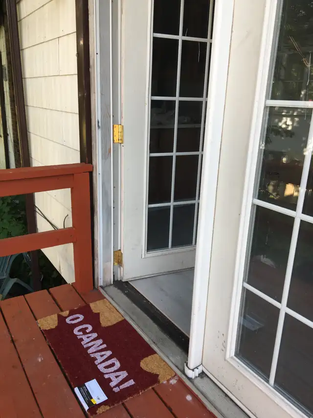 Room near UWindsor on Peter street for rent - Photo 3