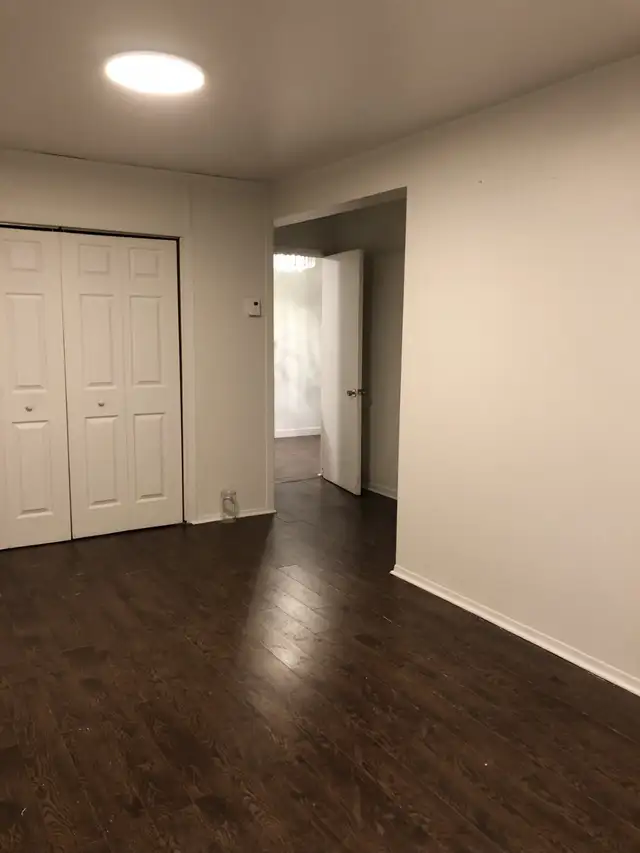 4 ½ unit Renovated - Apartment Available (Brossard Sector A) - Photo 3
