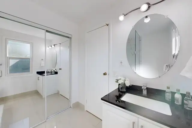 nice house rooms and basement for rent at Mccowan&Mcnicoll - Photo 7