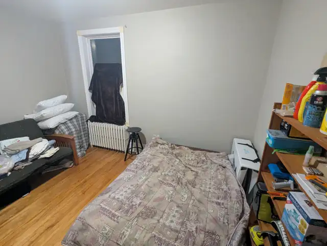 Very large 2-bedroom in Centretown: May 1 or June 1 - Photo 9