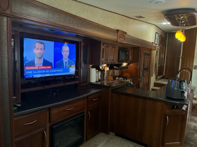 fifthwheel crusader 32 pieds  2014