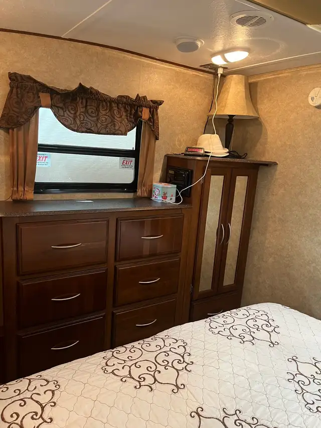 fifthwheel crusader 32 pieds  2014 - Photo 6