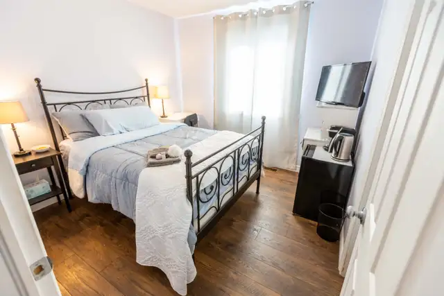 Cozy All-Inclusive Room for Rent–Ideal for Student/Young  Pro - Photo 2