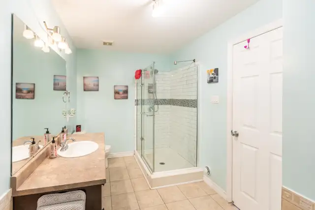 Cozy All-Inclusive Room for Rent–Ideal for Student/Young  Pro - Photo 10