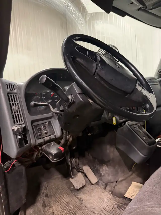 2002 international Dump truck - Photo 5