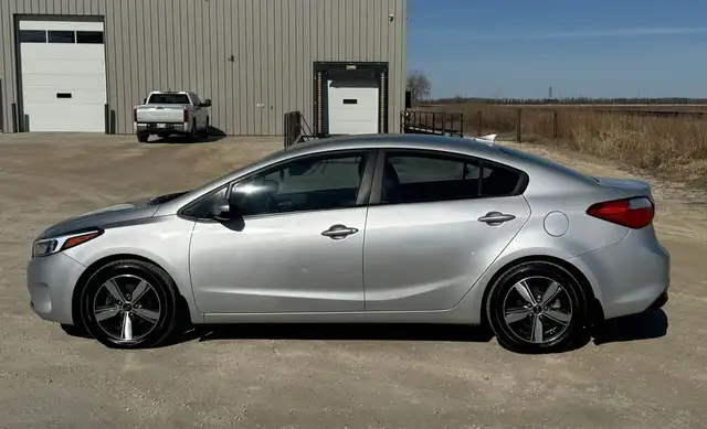 2018 Kia Forte LX - Photo 5