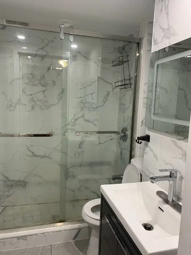 Room for rent in sharing for rent, steps to Seneca@york $600. - Photo 6