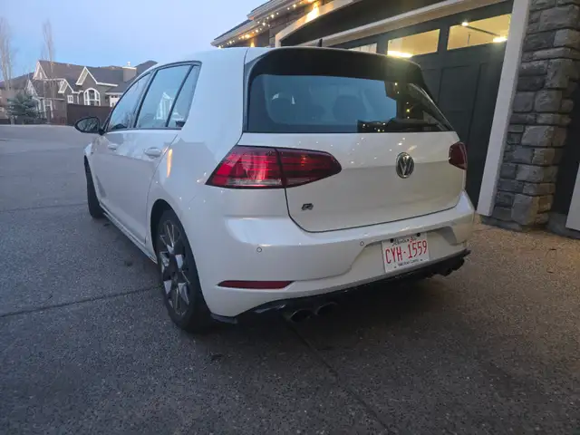 2018 Golf R - 102,636km - AWD 6 spd - Photo 3