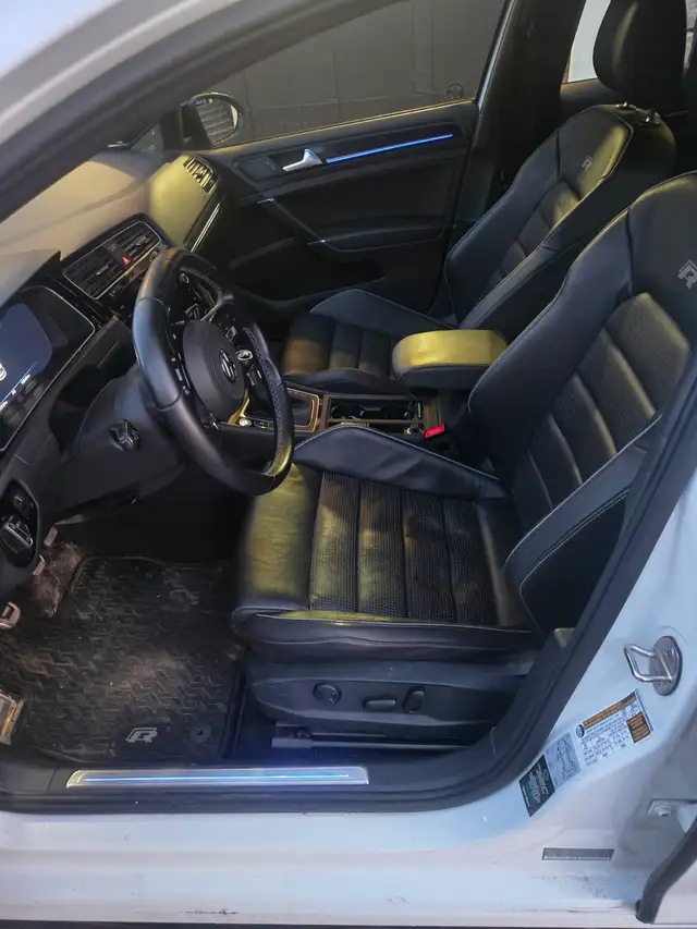 2018 Golf R - 102,636km - AWD 6 spd - Photo 7