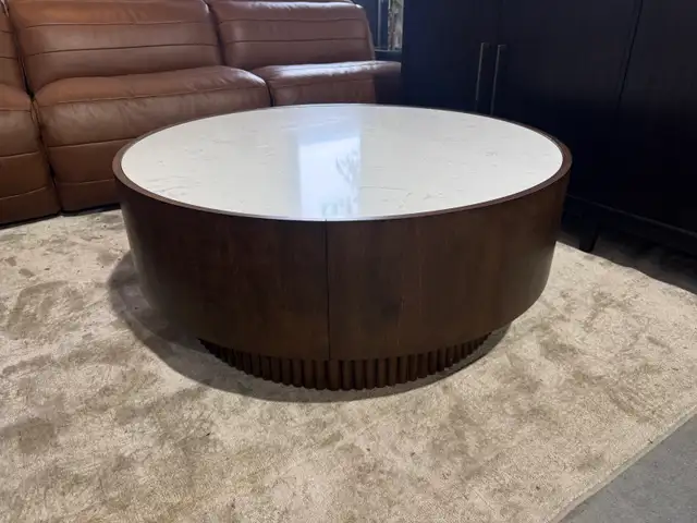 Round stone top coffee table - Photo 2