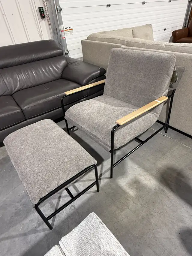 Grey fabric sling chair with ottoman