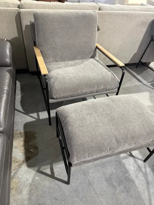 Grey fabric sling chair with ottoman - Photo 2