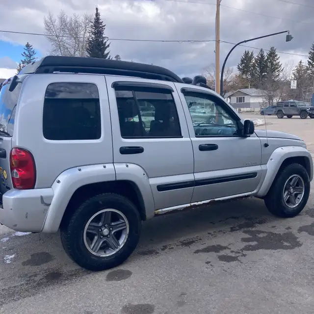 2004 Jeep Liberty Renegade 4X4 - Photo 4