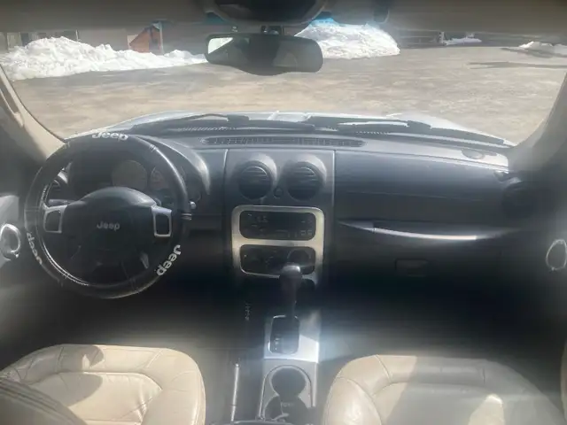 2004 Jeep Liberty Renegade 4X4 - Photo 7