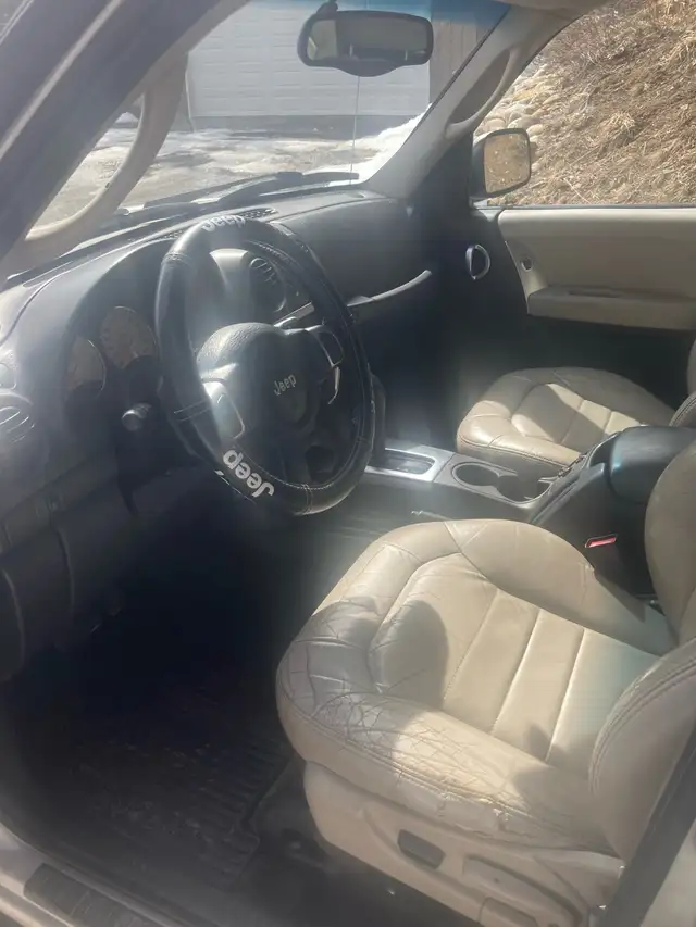 2004 Jeep Liberty Renegade 4X4 - Photo 8