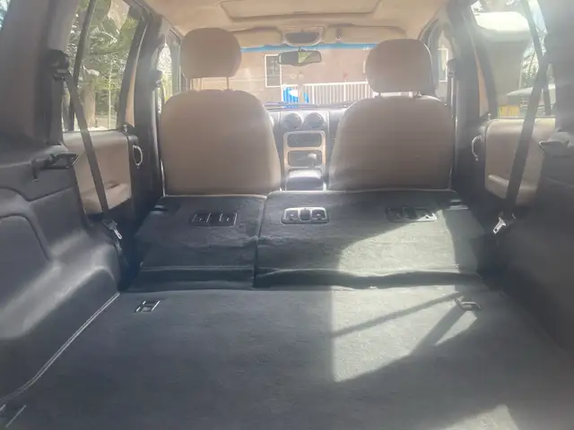 2004 Jeep Liberty Renegade 4X4 - Photo 10