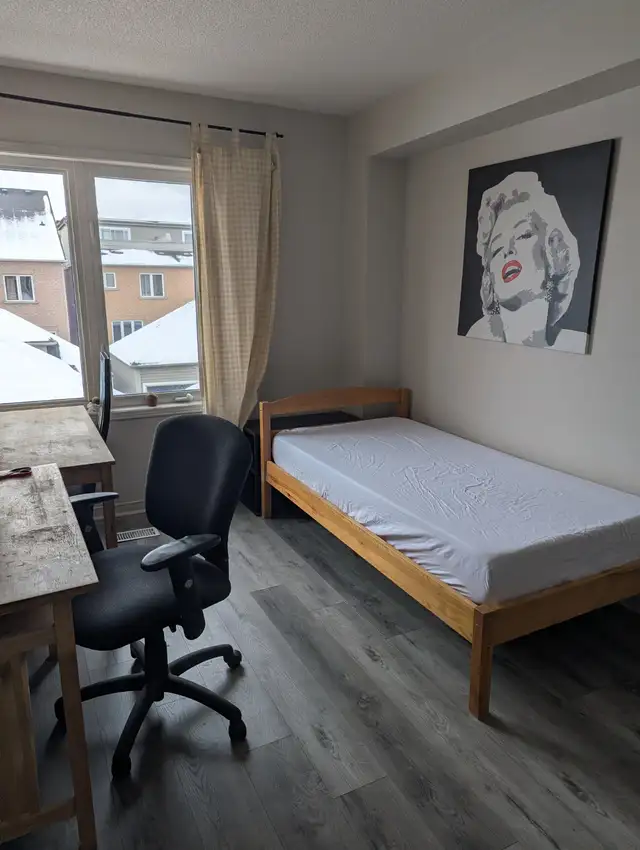 2nd flr Large Room Private Bath Parking @York University Village - Photo 2