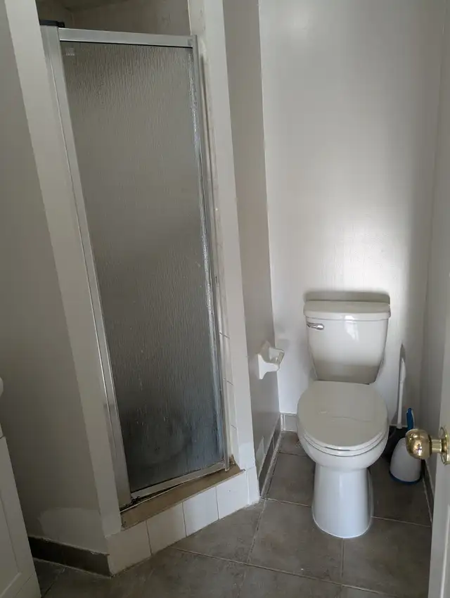 2nd flr Large Room Private Bath Parking @York University Village - Photo 7