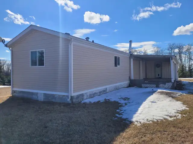 1998 Mobile Home with addition - Photo 2