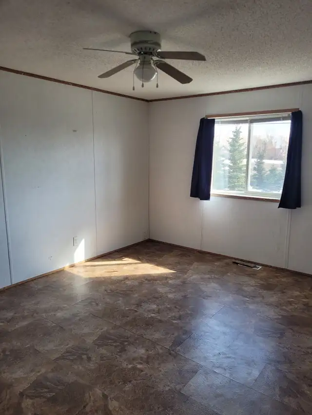 1998 Mobile Home with addition - Photo 7