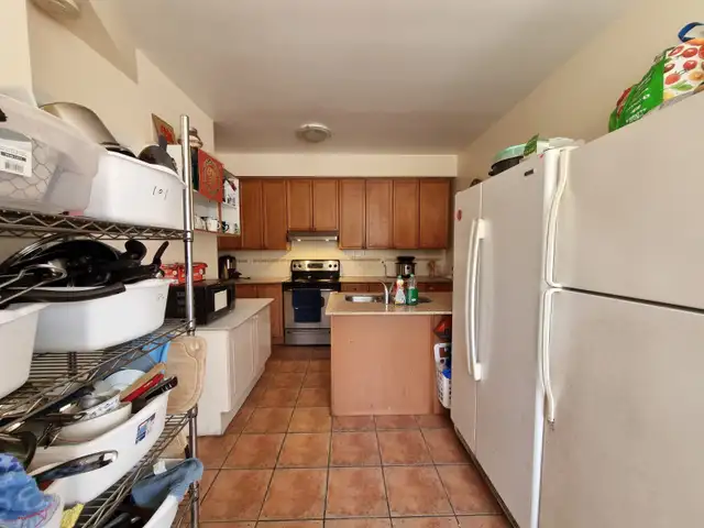 Cozy Bright Room Private Bath Parking @York University Village - Photo 9