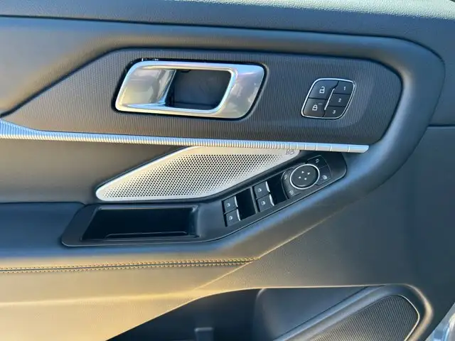 2026 Ford Explorer Tremor - Photo 17